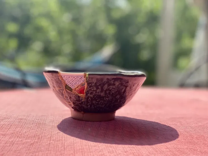 Kintsugi: l’arte di riparare (e ripararsi) con l’oro